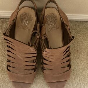 Vince Camuto heels size 10 like new